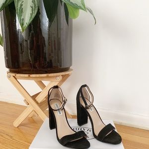 Steve Madden “Carrson ” Black Suede Heels
